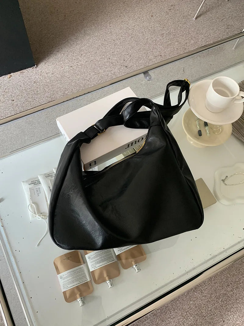 Isabelle Messenger Bag – Stylish and Functional Everyday Crossbody